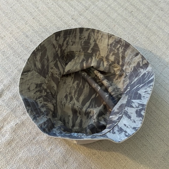 Bucket hat - Both Ways Reversible Bucket Hat - Picture 10 of 10